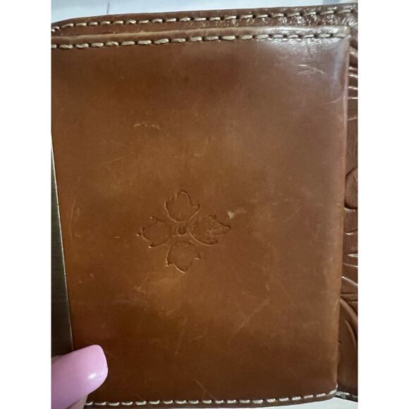 Patricia Nash Reiti Brown Tooled Leather Bifold Wallet - Picture 3 of 13